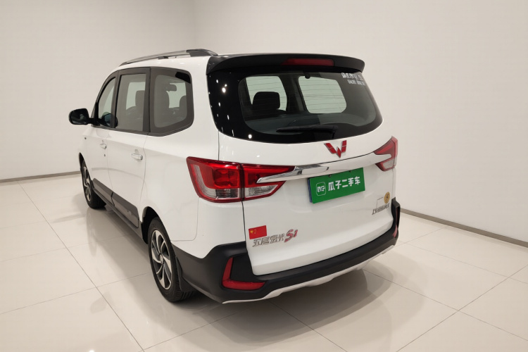 五菱汽车 五菱宏光 2016款 1.5L S1尊享型国V车身外观5