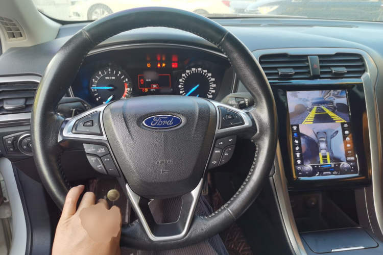 福特 蒙迪欧 2017款 EcoBoost 200 时尚型中控内饰13