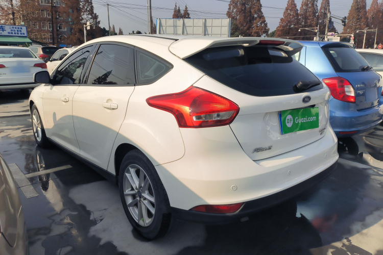 福特 福克斯 2015款 两厢 EcoBoost 125 手动超能风尚型车身外观4