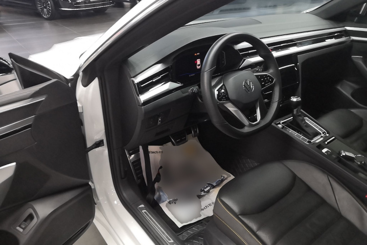 一汽-大众CC 2024款 380TSI 夺目版中控内饰7003