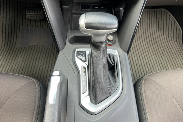 广汽传祺 传祺GS4 2015款 200T G-DCT精英版局部细节18