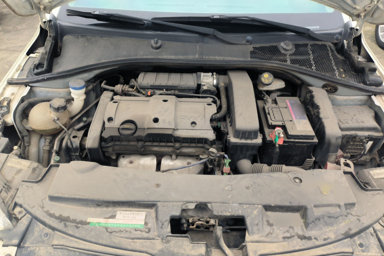 标致301 2018款 1.6L 手动舒适版机舱底盘24