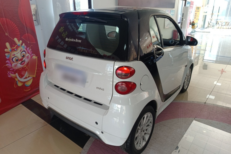 smart fortwo 2012款 1.0 MHD 硬顶舒适版车身外观7