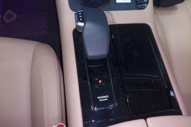 鸿蒙智行 问界M7 2022款 1.5T 后驱舒适版局部细节18