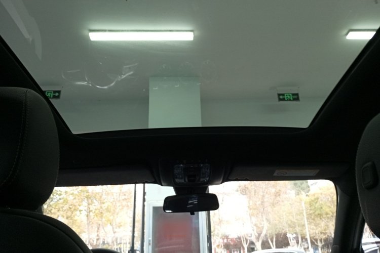 奔驰A级 2022款 A 200 L 运动轿车动感型中控内饰22