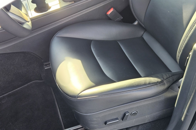 特斯拉 Model Y 2021款 标准续航后驱版中控内饰7005