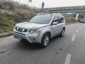 日产 奇骏 2012款 2.5L CVT豪华版 4WD