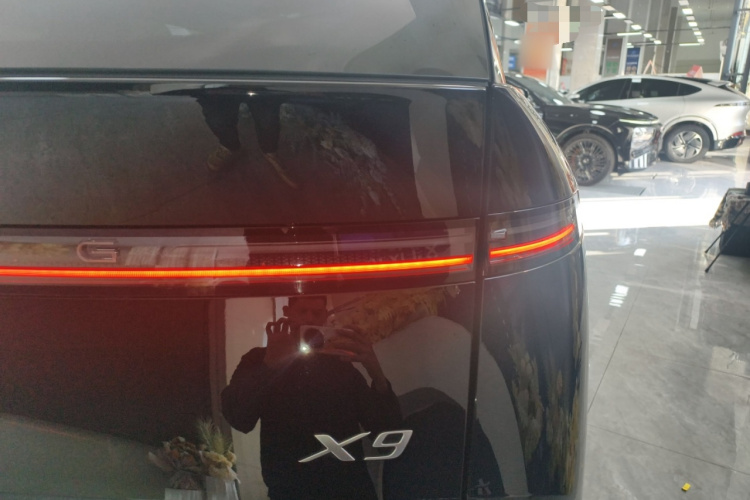 小鹏X9 2024款 702超长续航Pro车身外观6006