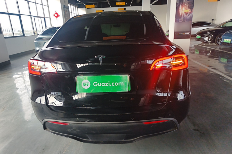 特斯拉 Model Y 2022款 改款 后轮驱动版车身外观6