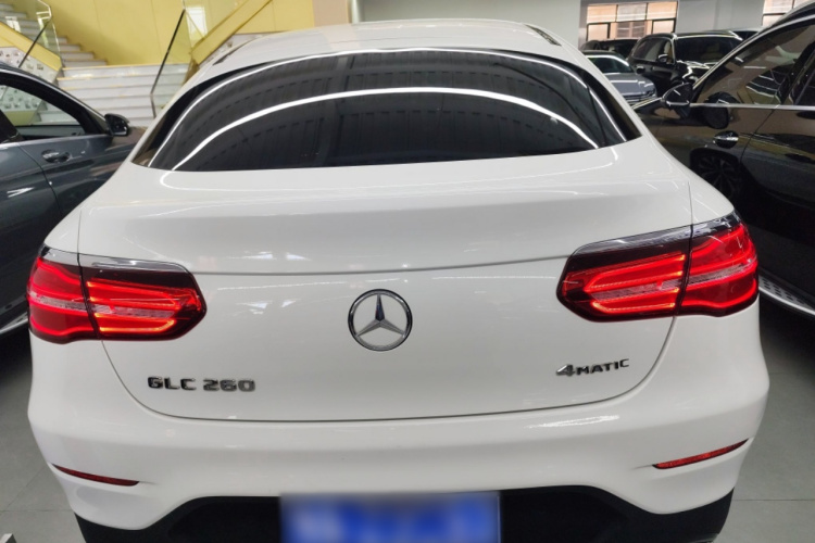 奔驰GLC轿跑 2019款 改款 GLC 260 4MATIC 轿跑SUV车身外观6004