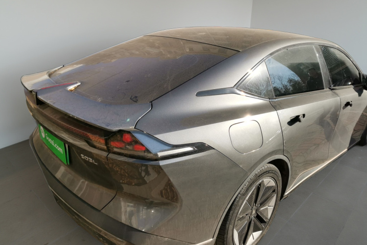 深蓝汽车 深蓝SL03 2023款 515MAX纯电版车身外观7