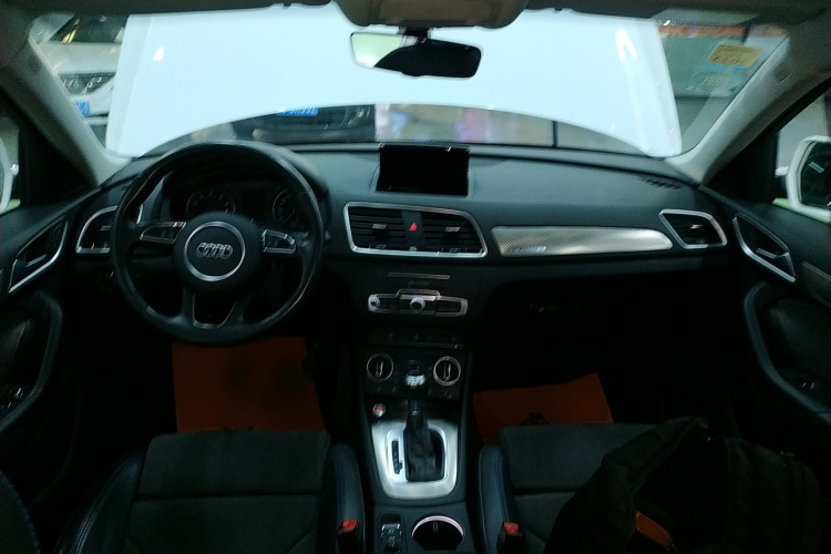 奥迪Q3 2017款 40 TFSI quattro 全时四驱运动型中控内饰12