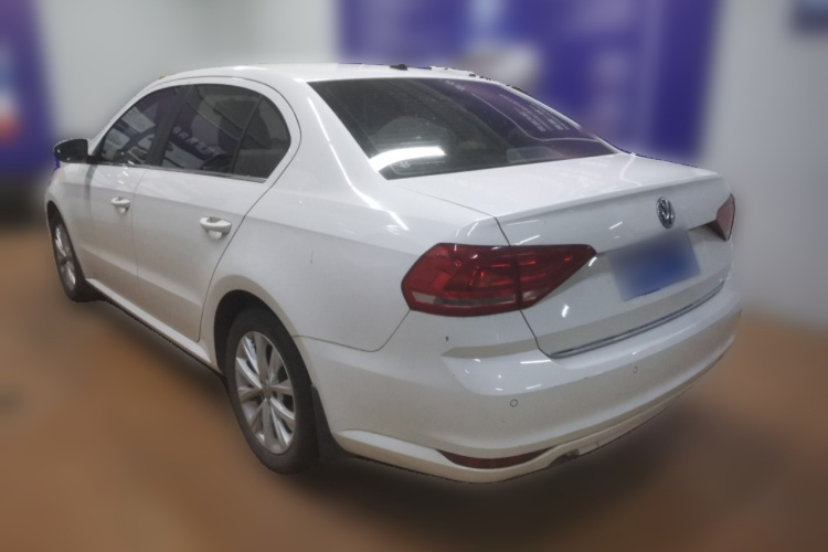 大众 朗逸 2015款 1.6L 自动舒适版车身外观5