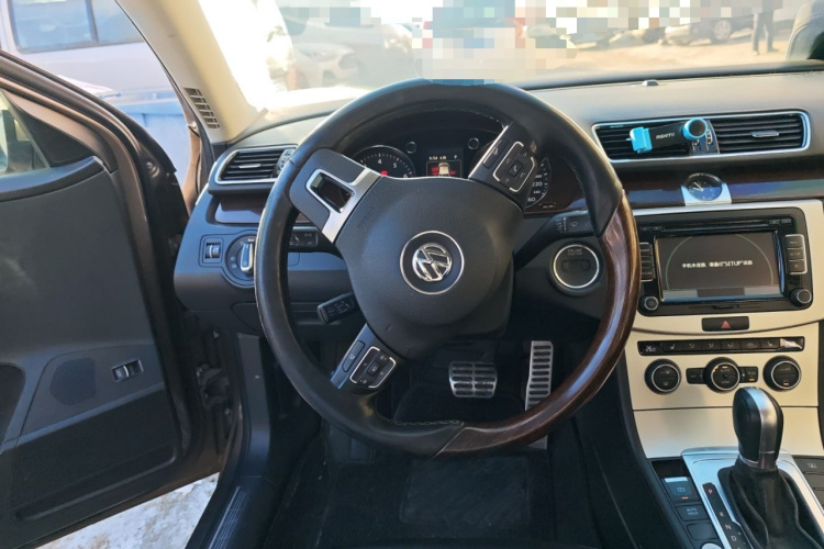 大众 迈腾 2015款 2.0TSI 尊贵型中控内饰13