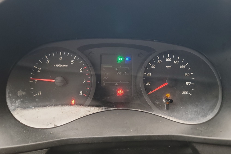 五菱汽车 五菱宏光PLUS 2019款 1.5T 手动标准型 5座局部细节14