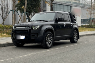 路虎卫士 2023款 改款 110 3.0T P400 暗黑特别版