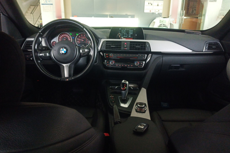 宝马3系GT 2017款 320i M运动型中控内饰12