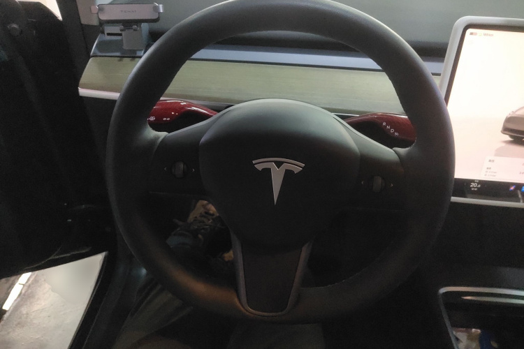 特斯拉 Model Y 2022款 改款 后轮驱动版中控内饰13