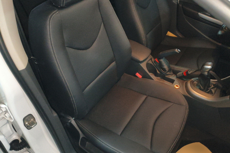 标致408 2013款 1.6L 手动舒适版局部细节41