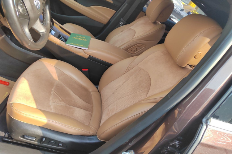 别克 君越 2016款 28T 豪华型中控内饰19