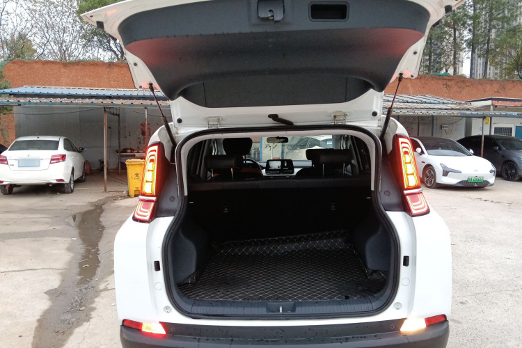 奔腾NAT 2022款 舒享出行 换电出租版机舱底盘23