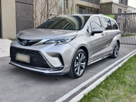 丰田 格瑞维亚 2022款 2.5L混动 尊爵版