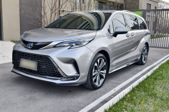 丰田 格瑞维亚 2022款 2.5L混动 尊爵版