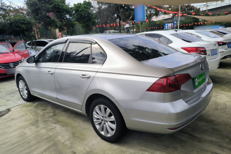 大众 宝来 2016款 1.6L 自动舒适型车身外观4