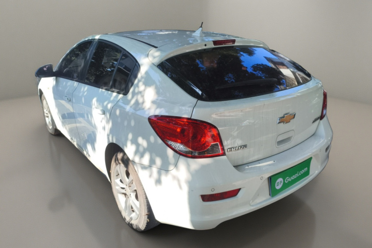 雪佛兰 科鲁兹 2013款 掀背 1.6L 自动豪华型车身外观5