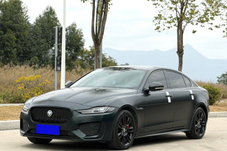 捷豹XEL 2024款 2.0T 250PS R-DYNAMIC S耀黑运动版