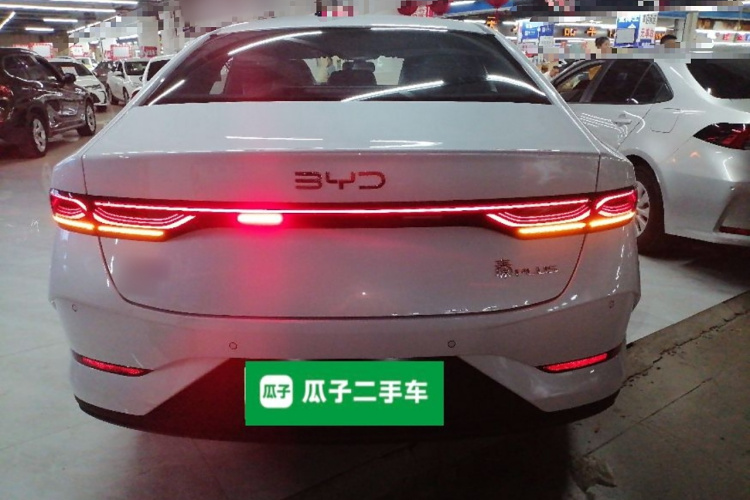比亚迪 秦PLUS 2025款 DM-i 智驾版 55KM领先型车身外观6004