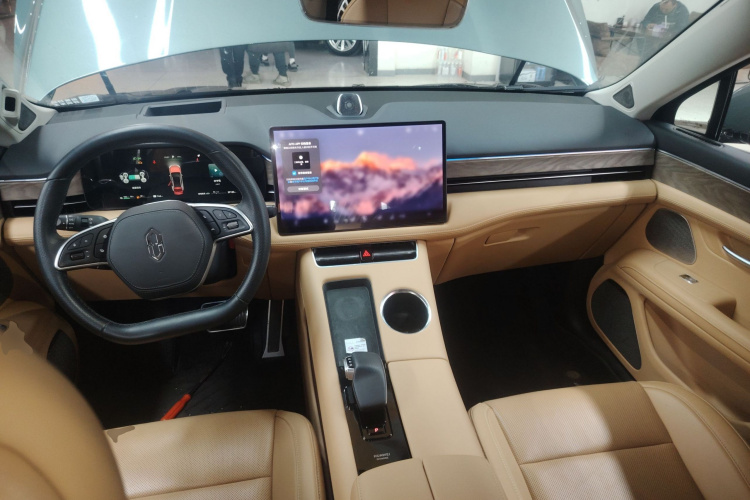 鸿蒙智行 问界M5 2022款 增程四驱至臻版中控内饰12