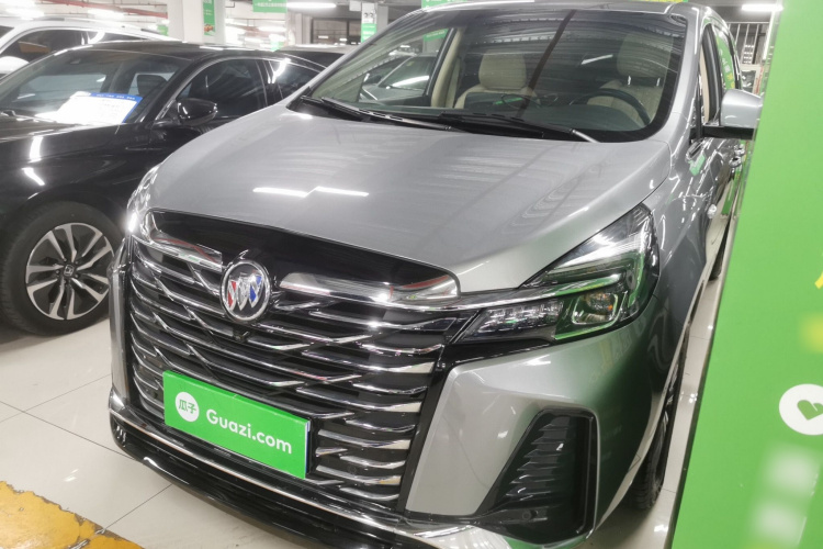 别克GL8 2023款 陆上公务舱 智慧尊贵型车身外观1