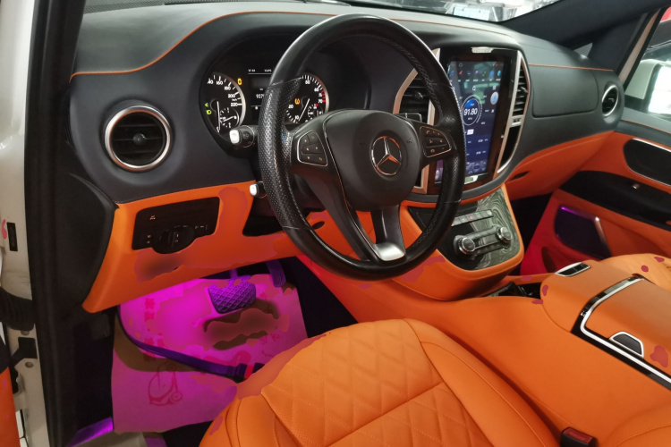 奔驰 威霆 2018款 2.0T 商务版 国VI中控内饰12