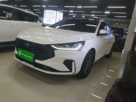 福特 福克斯 2022款 两厢 EcoBoost 180 自动竞速版