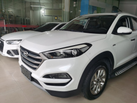 现代 途胜 2015款 1.6T 双离合两驱智能型