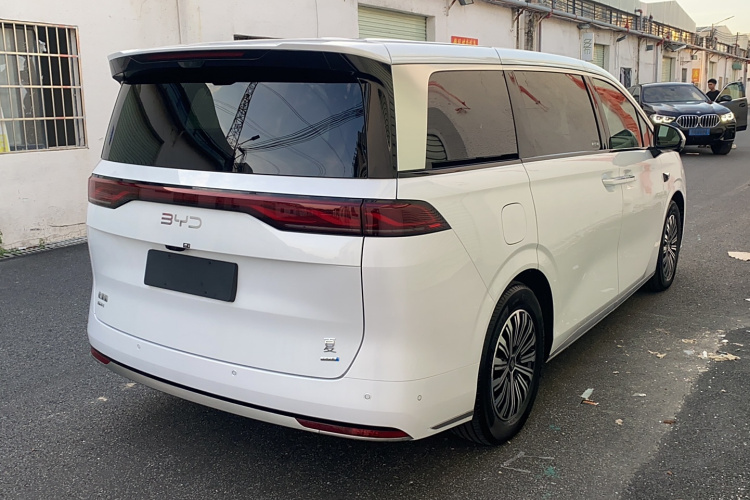 比亚迪 夏 2025款 DM-i 1.5T 180km 卓越型车身外观6002