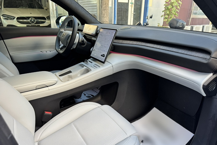 蔚来ES6 2023款 75kWh中控内饰7010