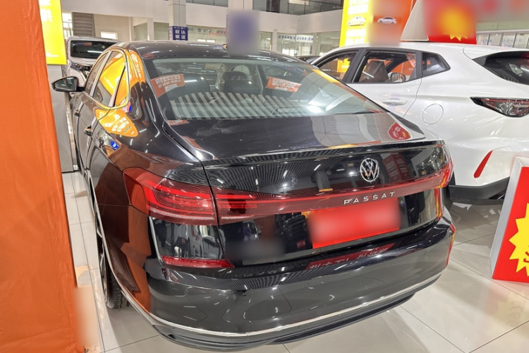 大众 帕萨特 2025款 出众款 330TSI 星空精英版车身外观6005