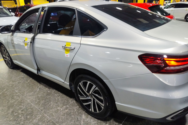 大众 朗逸 2024款 1.5L 自动五百万版车身外观4