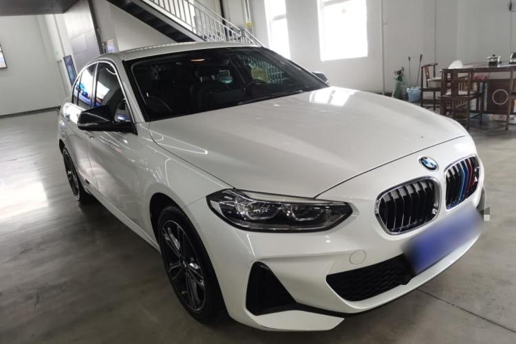 宝马1系 2021款 改款 120i M运动版车身外观6002