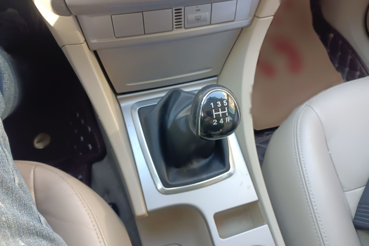 福特 福克斯 2013款 两厢经典 1.8L 手动时尚型局部细节18