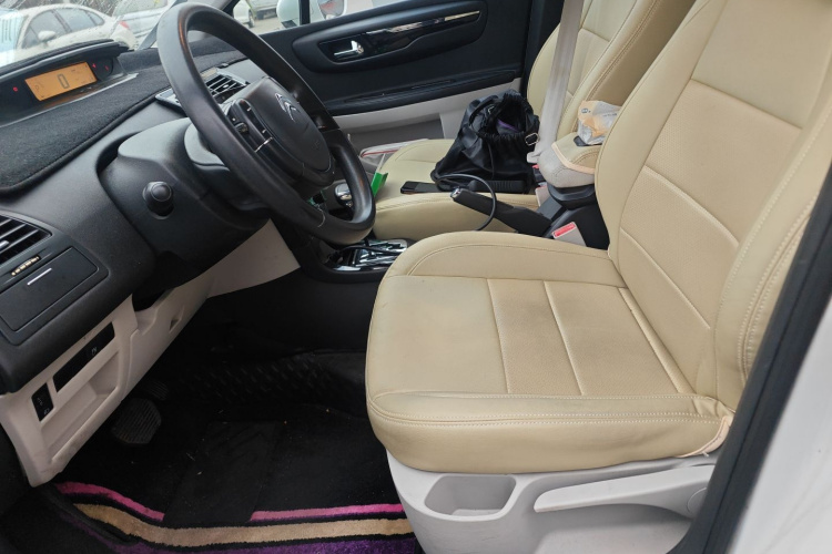 雪铁龙 世嘉 2013款 三厢 1.6L 自动品尚型中控内饰19