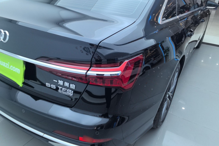 奥迪A6L 2023款 改款 55 TFSI quattro 尊享动感型车身外观9