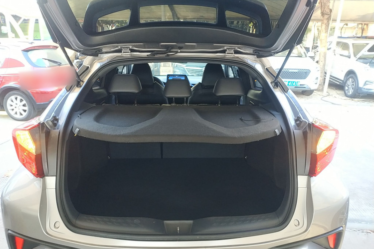 丰田 奕泽IZOA 2018款 2.0L 奕驰版 国VI机舱底盘23