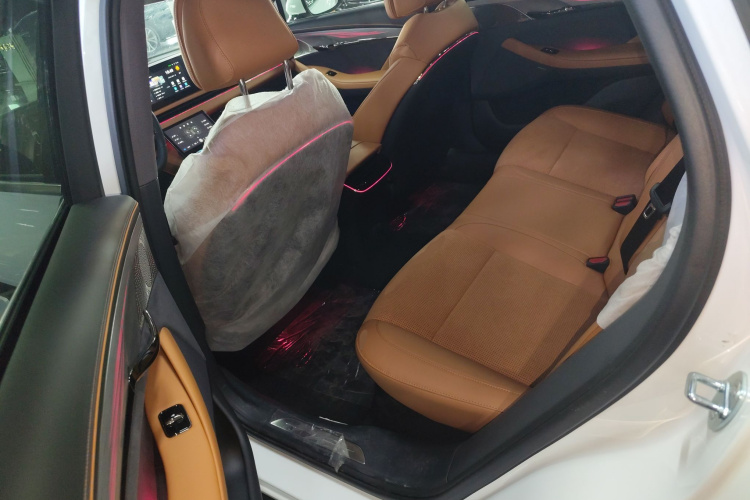 岚图汽车 岚图追光 2024款 PHEV 四驱超长续航行政版中控内饰21