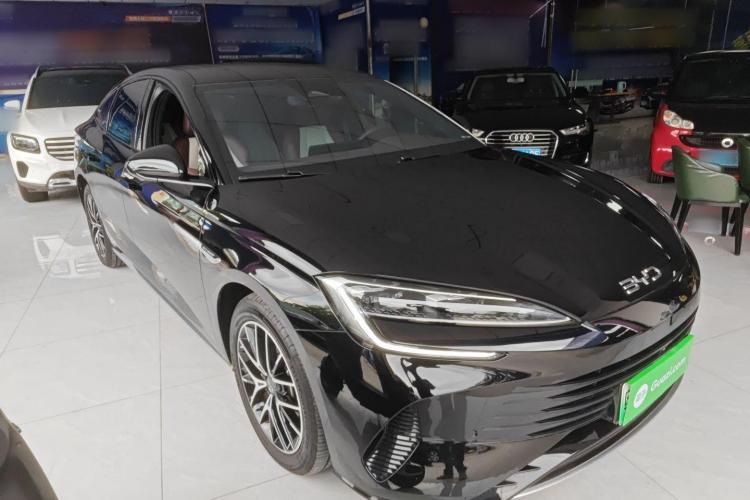 比亚迪 海豹 2023款 DM-i 1.5T 121km 尊荣型车身外观3