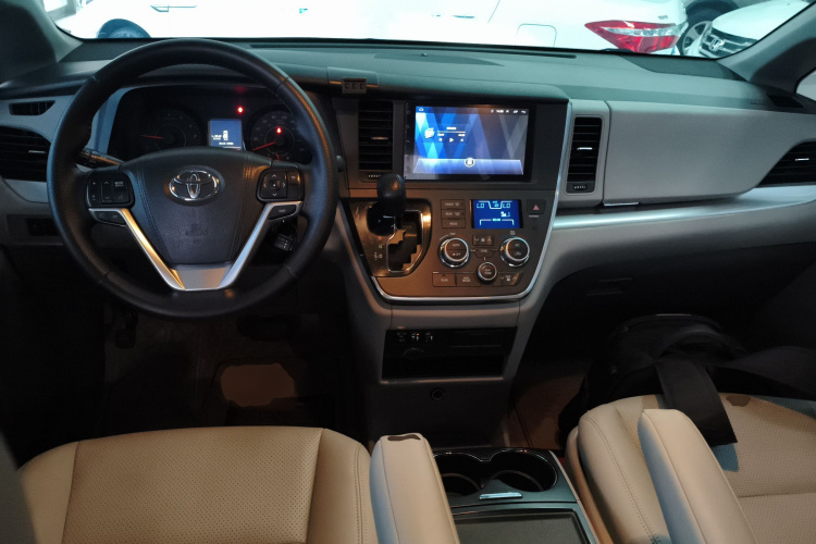 丰田Sienna（平行进口） 中控内饰12