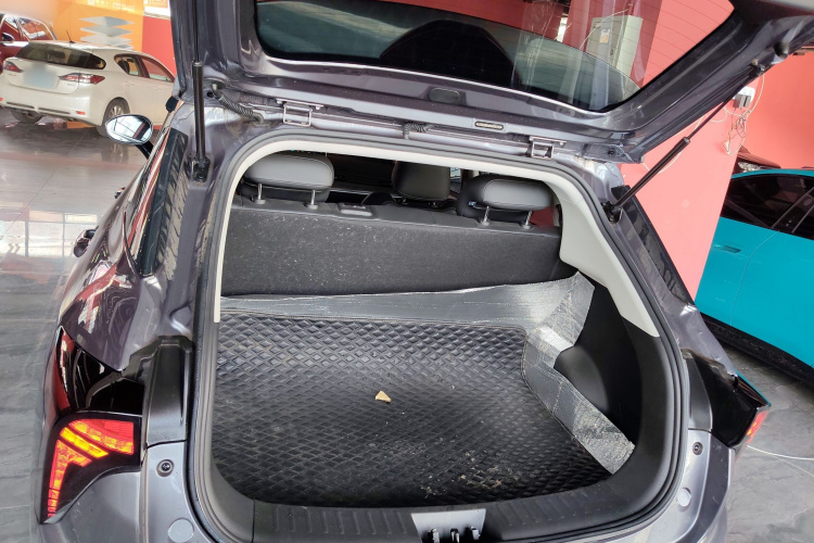 哪吒汽车 哪吒V 2022款 潮 300 Lite 磷酸铁锂局部细节23