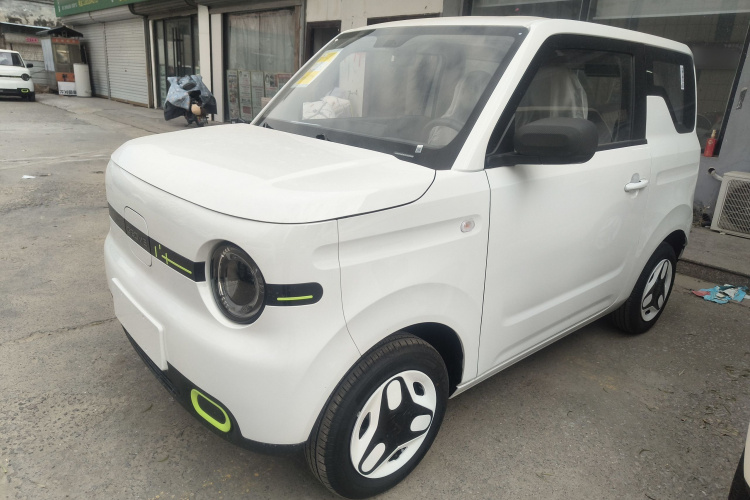 吉利银河 熊猫 2025款 210km 元气熊车身外观4